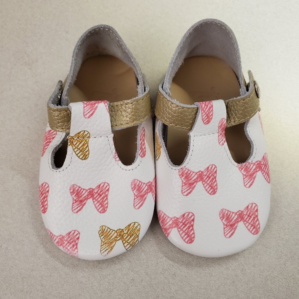 Tiny Toes Minnie Mouse t-bars, size 3